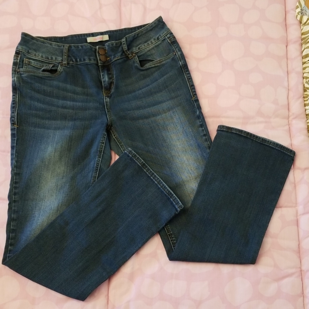 NWOT Charlotte Russe Refuge Straight Leg Jeans